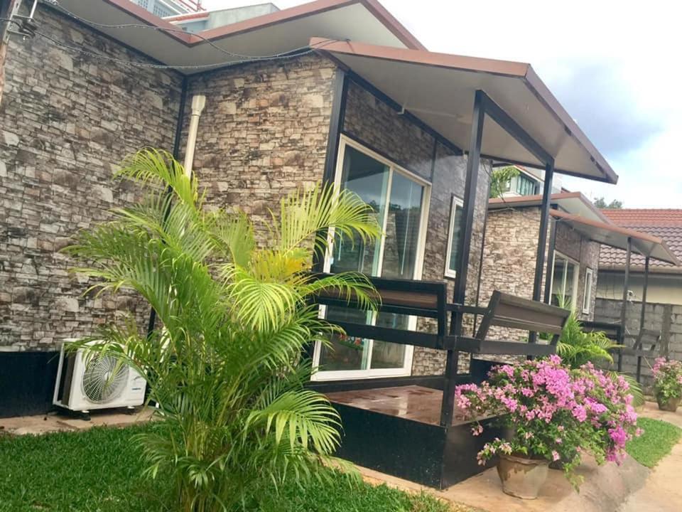 Kora-Great Airport Phuket Villa Nai Yang Luaran gambar